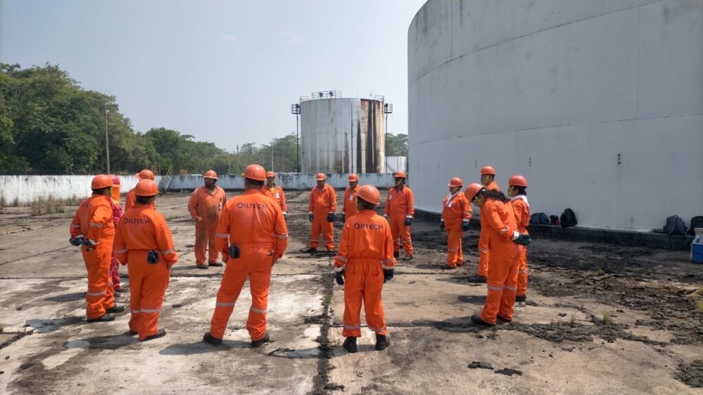 robot Limpieza de tanques, buques, mantenimiento, plataformas, Mexico, Kadour, Ponce, Hussein kadour Ponce